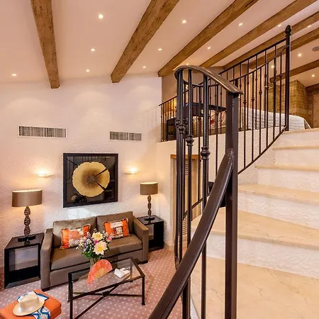 فندق Byblos 5*